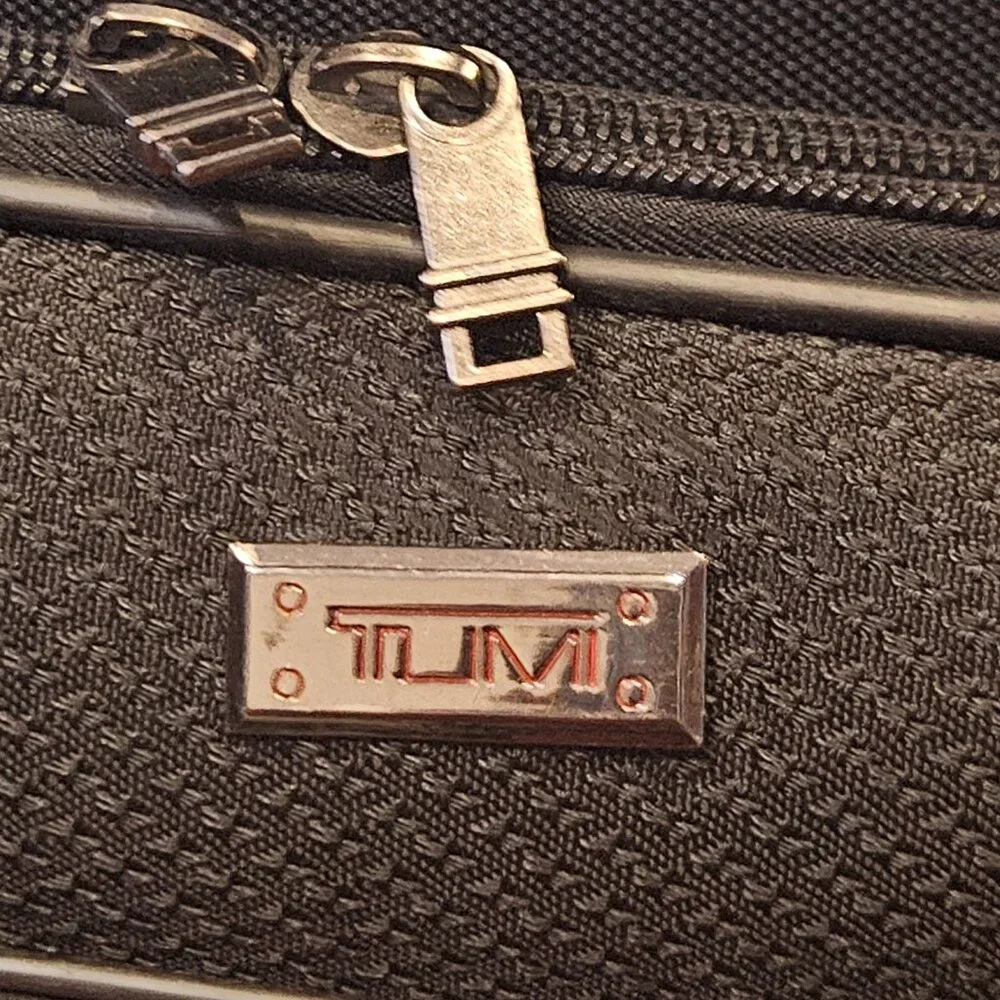 Deluxe TUMI 2-wheeled Laptop Brief Travel Case - Gently Used - Great Condition